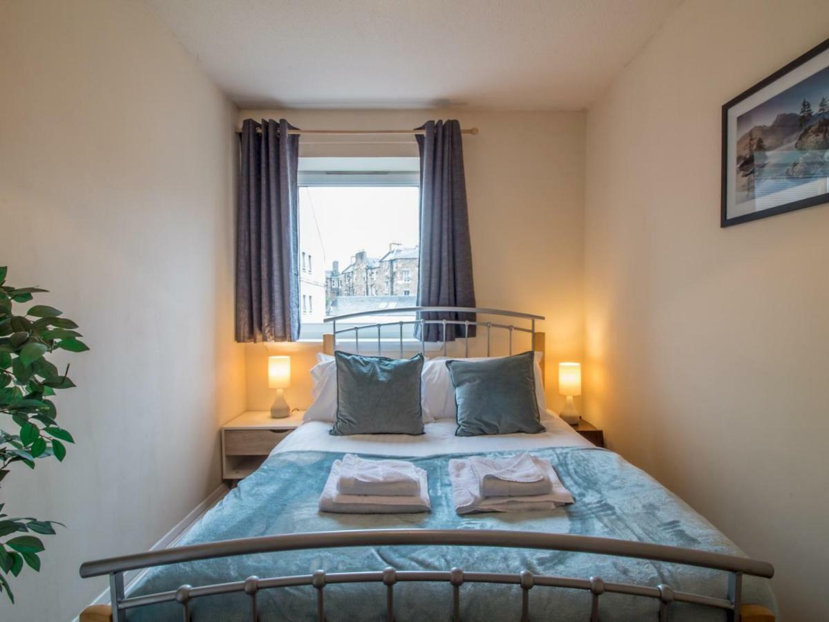 Bright & Tranquil Apartment Near City Centre With Free Parking! Edinburg Exteriör bild