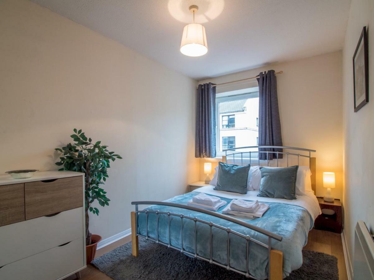 Bright & Tranquil Apartment Near City Centre With Free Parking! Edinburg Exteriör bild